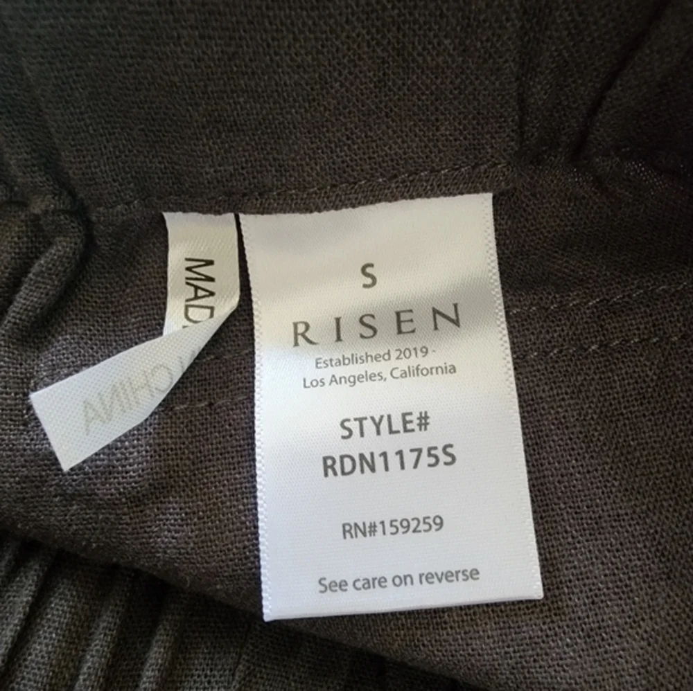 𝅺Risen‎ gray shorts Nwt Size Small